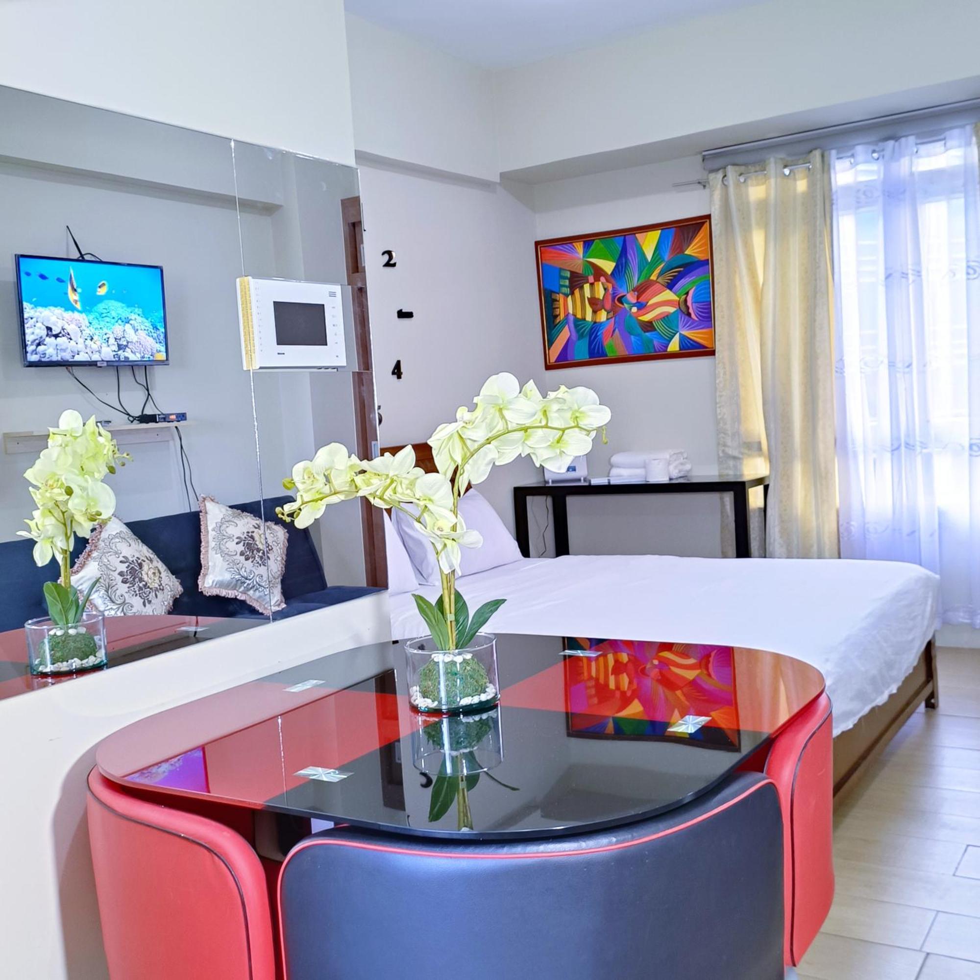 1br And Unit @ 150 Newport Near Naia 3