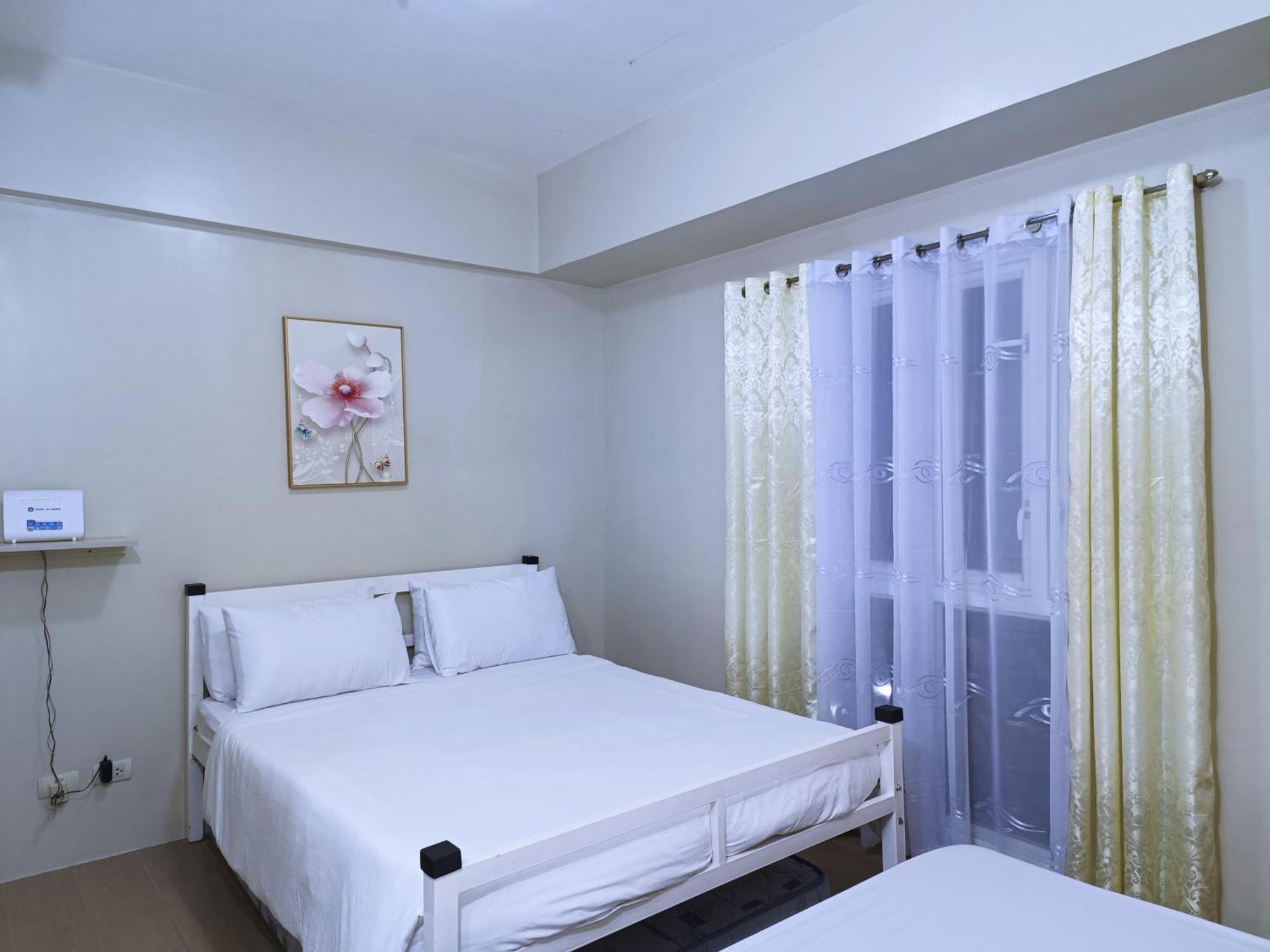 1br And Unit @ 150 Newport Near Naia 3 * Manila