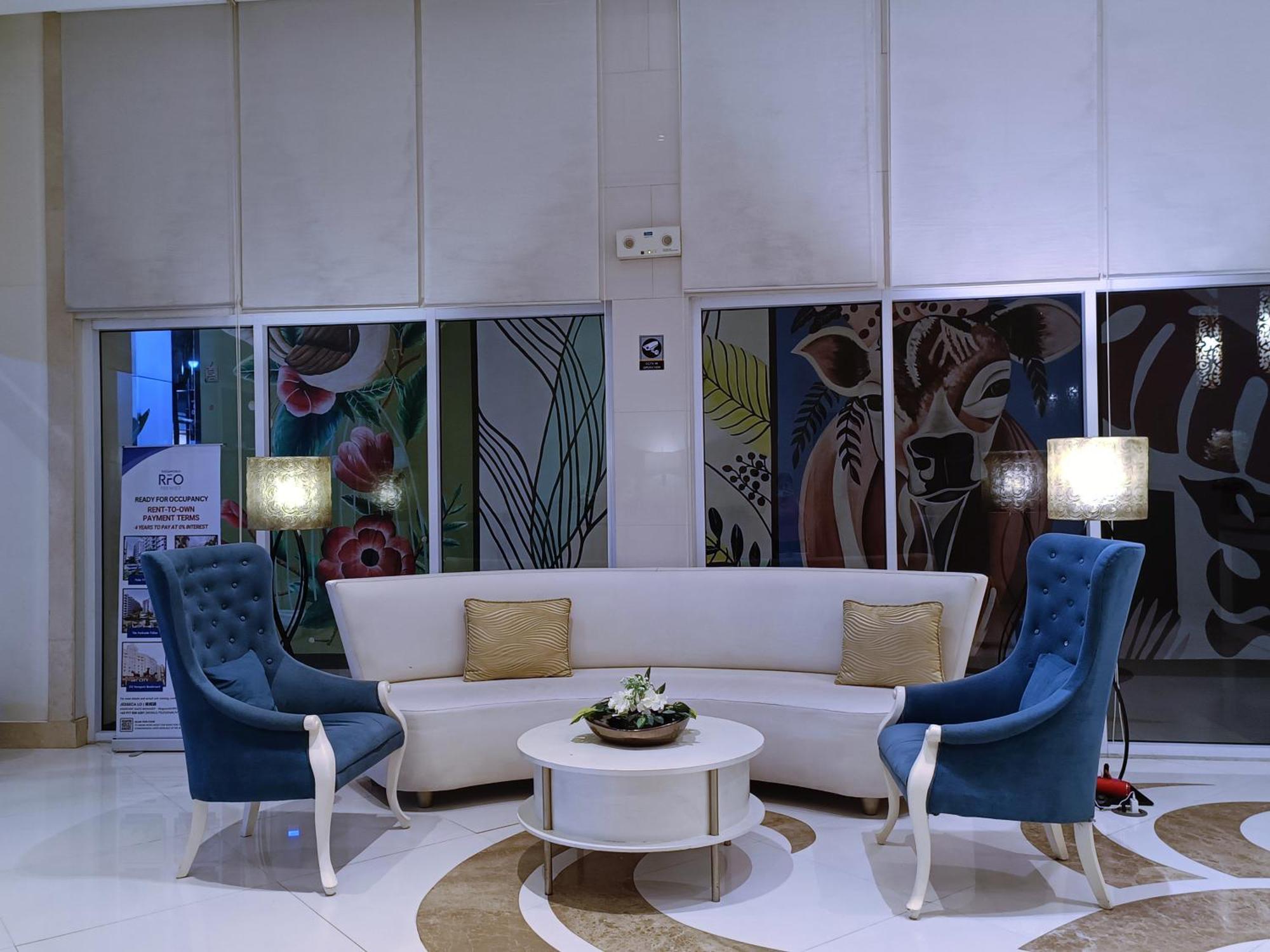 1br And Unit @ 150 Newport Near Naia 3 *