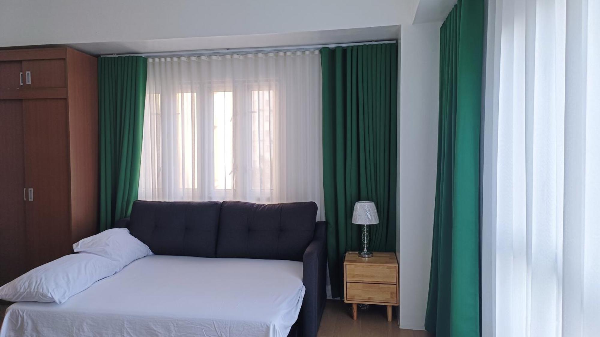 1br And Unit @ 150 Newport Near Naia 3 Apartment