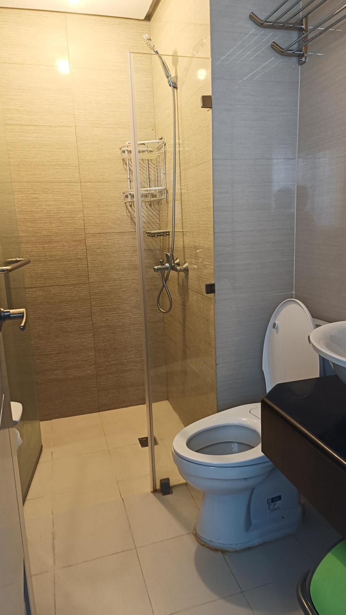 Apartment 1br And Unit @ 150 Newport Near Naia 3 *