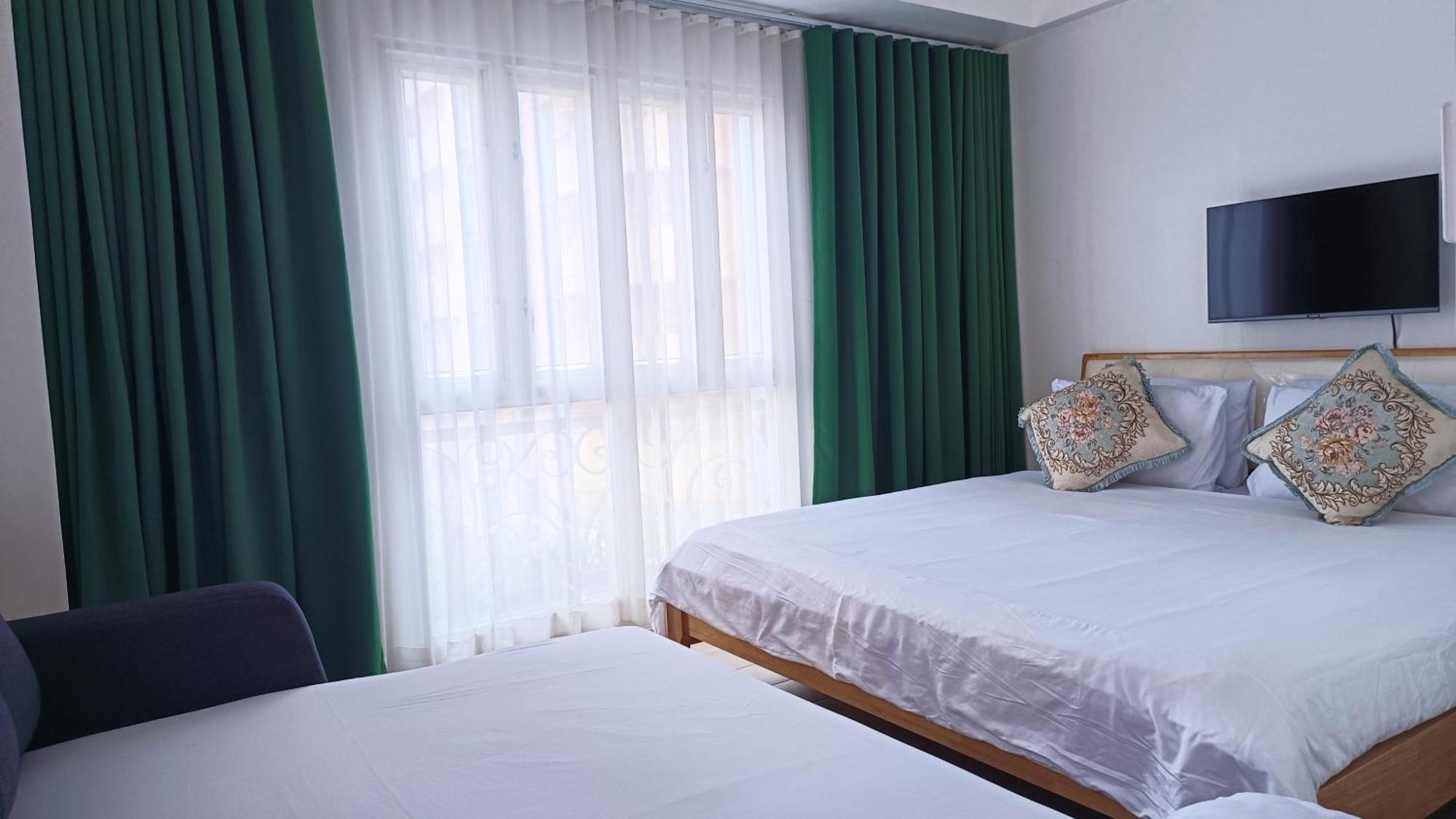 1br And Unit @ 150 Newport Near Naia 3 *