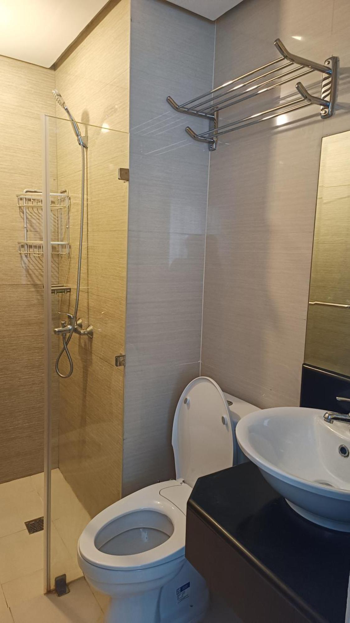 1br And Unit @ 150 Newport Near Naia 3 * Manila