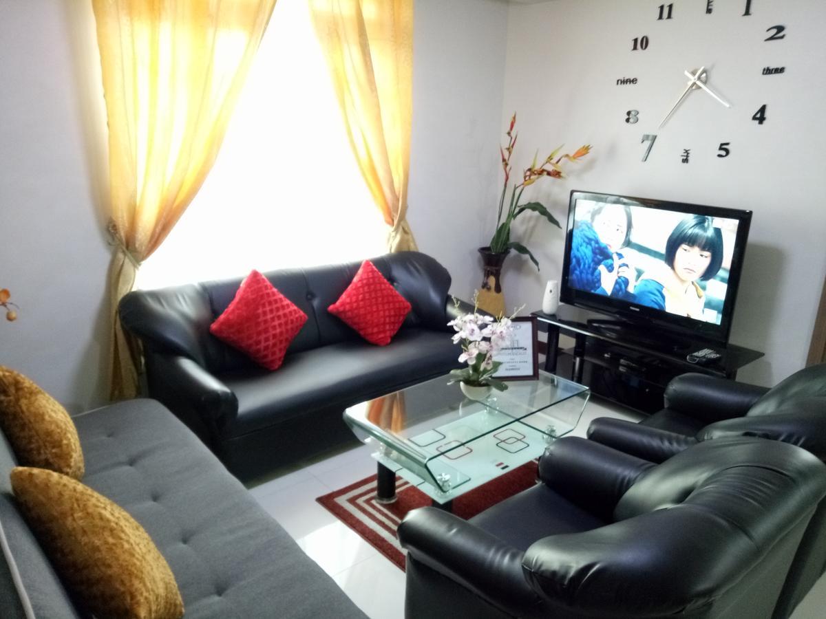 1br And Unit @ 150 Newport Near Naia 3 Manila